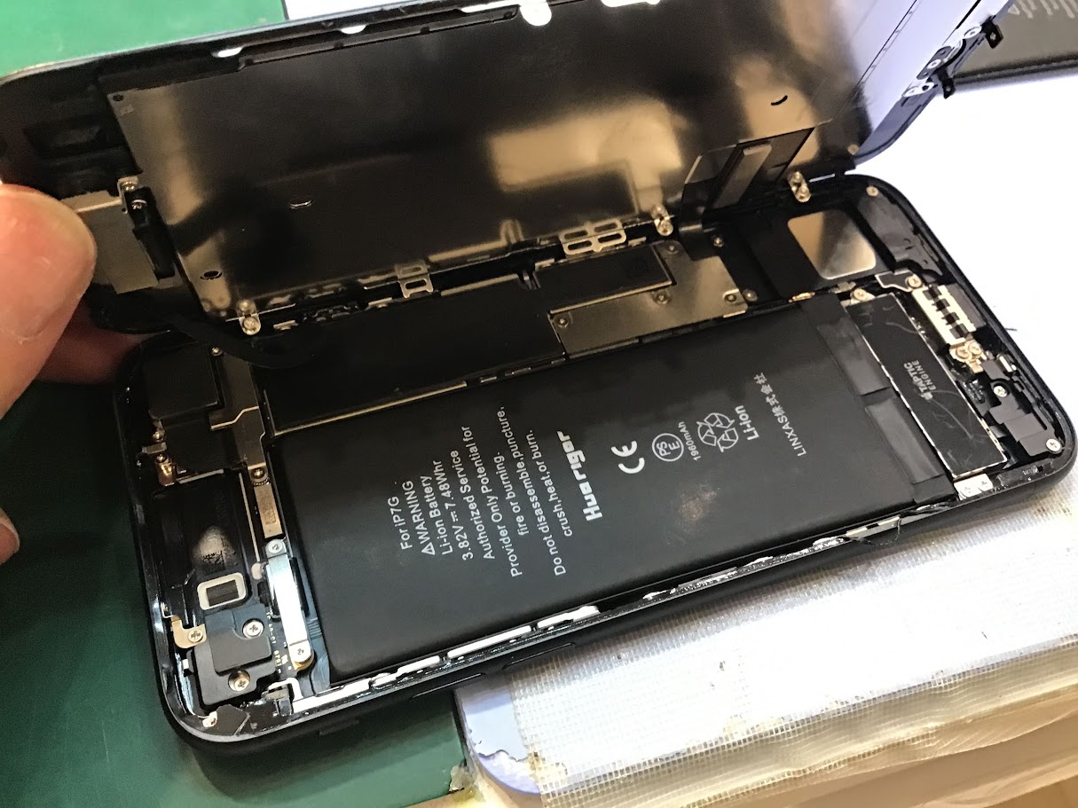 iphone7のバッテリー交換ならデータそのまま修理可能なスマホ修理工房セレオ甲府店へ！